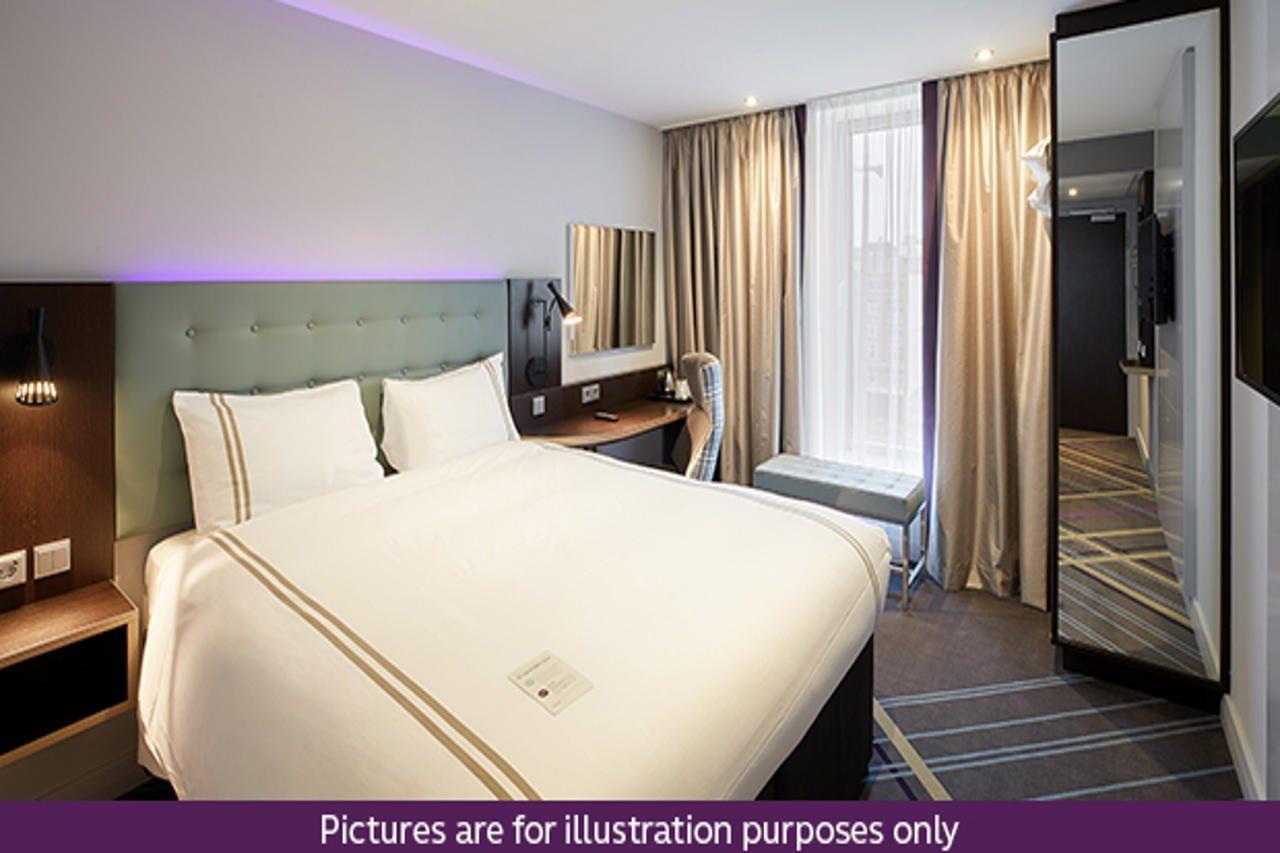 Hotel Premier Congresshalle 3*